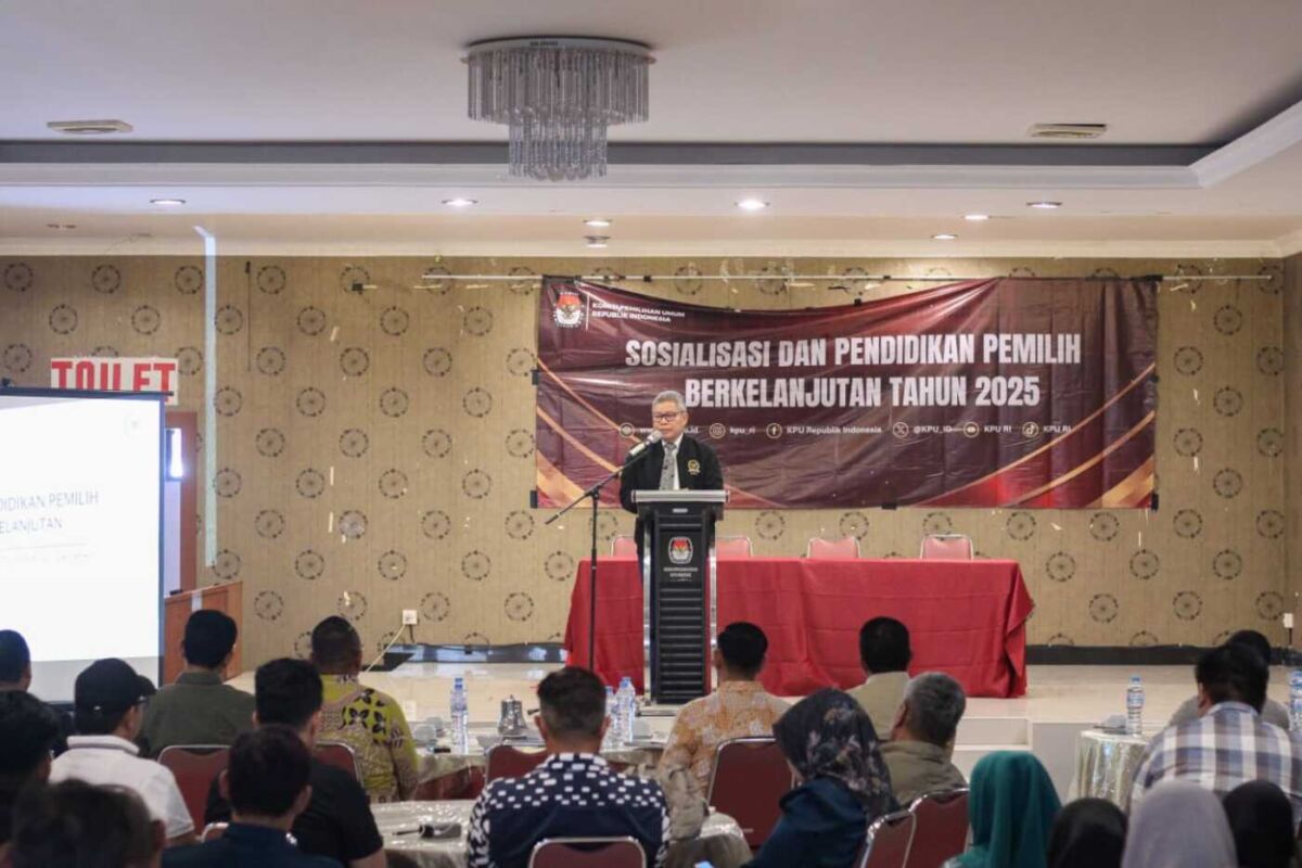 IST
PEMATERI--Anggota Komisi II DPR RI Dr Taufan Pawe menjadi pemateri pada sosialisasi dan pendidikan pemilih berkelanjutan yang digelar KPU RI di Kota Parepare
