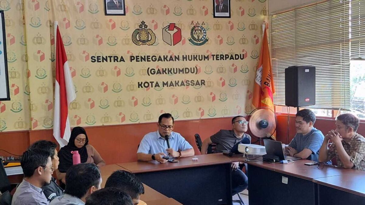 IST
RAKOR--Bawaslu Provinsi Sulawesi Selatan menggelar rapat koordinasi bersama Kepala Sekretariat dan Koordinator Sekretariat Bawaslu se-Sulsel dengan tema 'Peningkatan dan Penyeragaman Pelaksanaan Pengelolaan Keuangan secara Akurat, Tertib, Efisien, Efektif, Objektif, Berkualitas, dan Akuntabel.', Senin (1/9)
