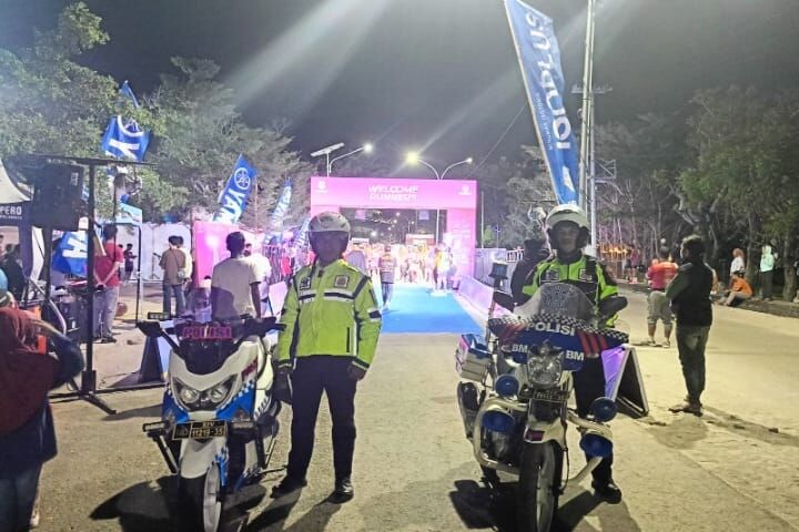 Puluhan Personel Kepolisian Kawal dan Amankan Event Bulukumba Night Run 2025