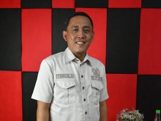 IST
Tri Sulkarnain Ahmad,