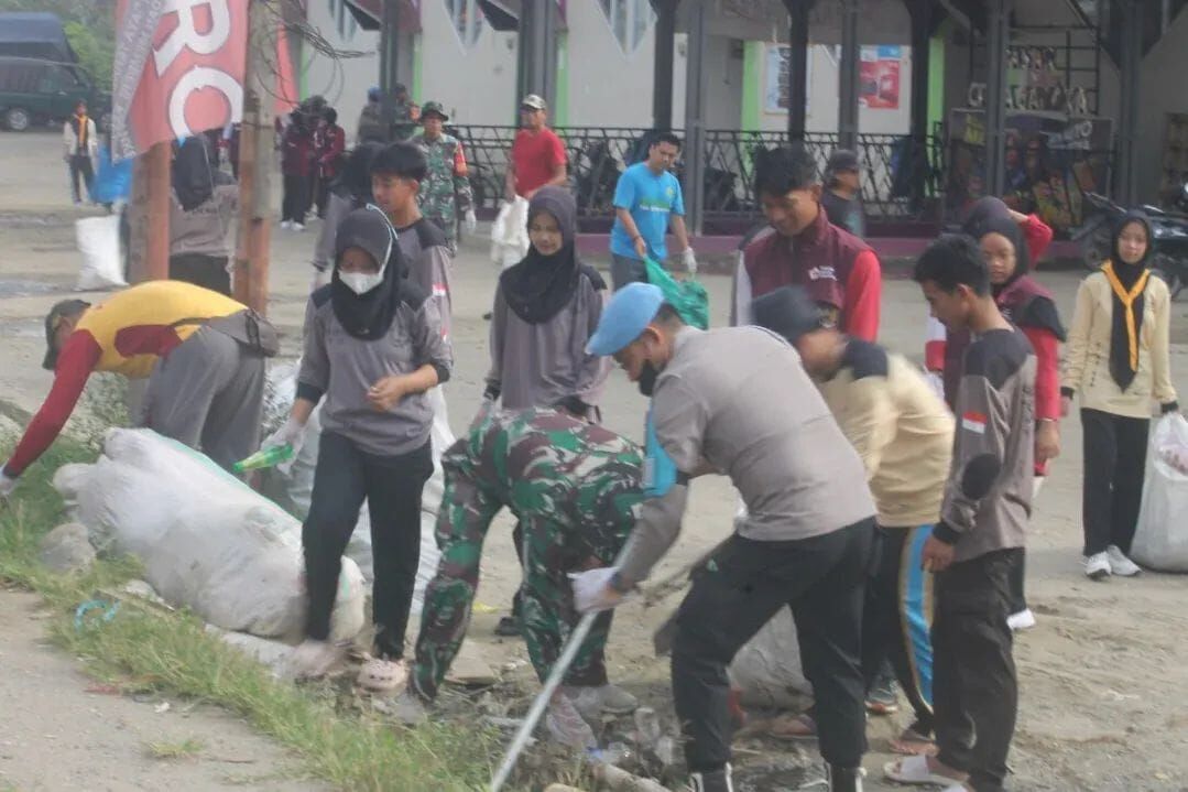 Koramil 1419-03/Baraka Bersama Forkopimca Gelar Karya Bakti 