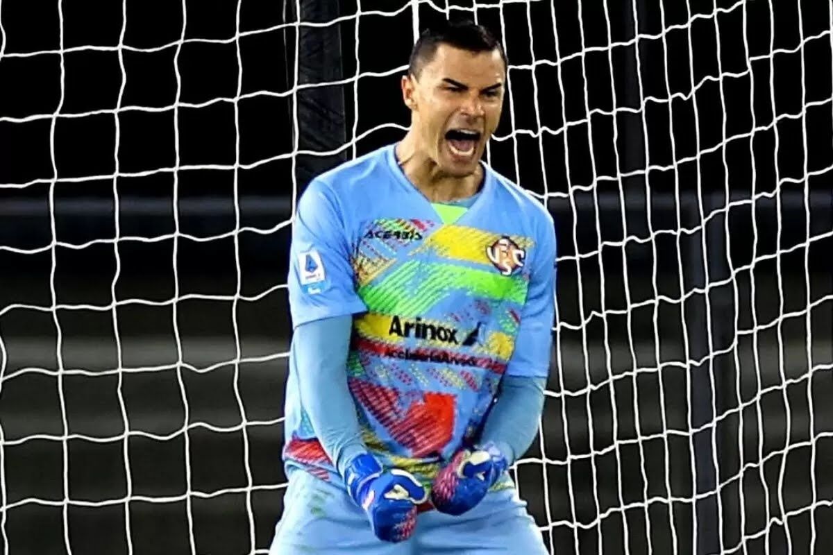 Emil Audero tampil gemilang bersama Cremonese usai gagalkan 9 peluang Verona dan catat clean sheet pertama di Serie A 2025/2026.(Media Cremonese)