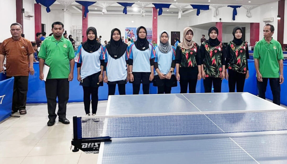 LOLOS -- Tim putri cabang olahraga tenis meja Luwu berhasil melaju ke ajang Porprov Sulsel 2026 di Kabupaten Bone dan Wajo tahun 2026 depan usai tampil gemilang dibabak kualifikasi Pra Porprov Sulsel 2025 di SPN Batua, Makassar, pada 17–21 September 2025.