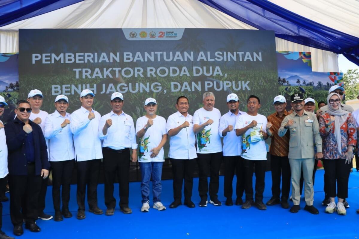 DUKUNG SWASEMBADA -- Bupati Pinrang, HA Irwan Hamid menghadiri kegiatan Senator Peduli Ketahanan Pangan yang dipusatkan di Kabupaten Pangkep, Sabtu (27/9). 
