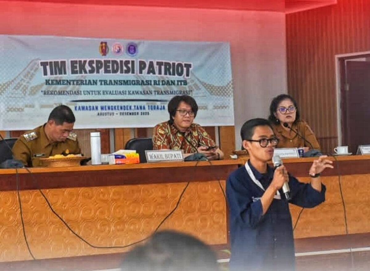 KUNJUNGAN -- Wabup Erianto L Paundanan menerima kunjungan dan audiensi Tim Ekspedisi Patriot dari ITB dan IPB di Ruang Pola Kantor Bupati Tana Toraja baru-baru ini.  
