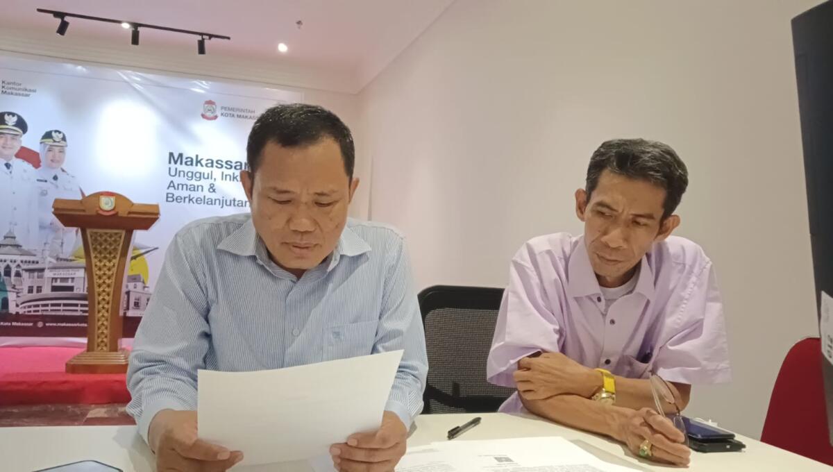 Kuasa hukum Wali Kota Makassar Munafri Arifuddin, Dr Makkah HM memberi penjelasan usai melapor ke Polrestabes Makassar terkait kasus pencemaran nama baik. 