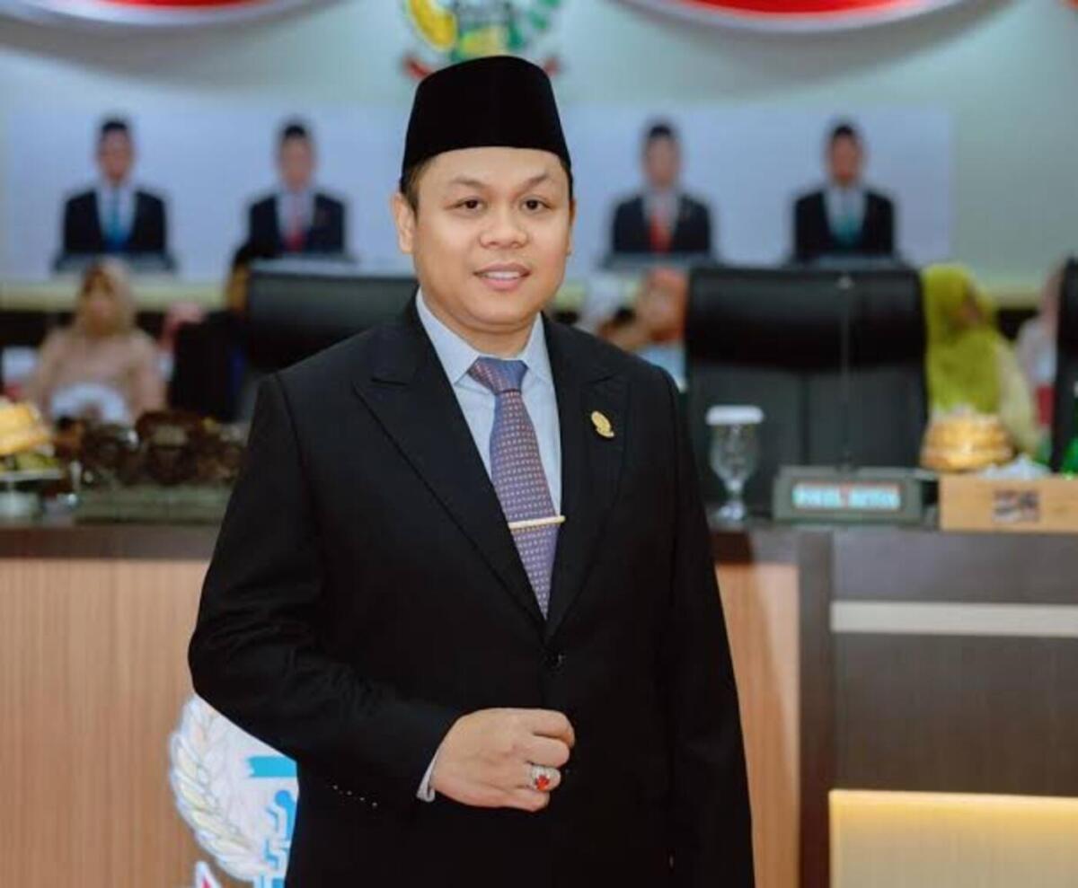 IST
MENGHADIRI--Wakil Ketua II DPRD Provinsi Sulawesi Selatan  Yasir Machmud ketika menghadiri sebuah cara rapat 
