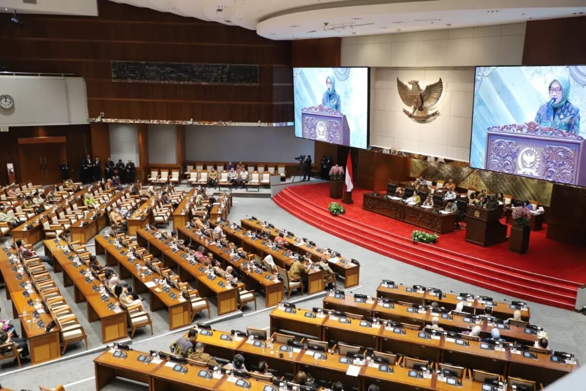Rapat Paripurna DPR RI yang mengesahkan perubahan Kementerian BUMN menjadi BP BUMN, Kamis (2/10/2025). (Humas Kementerian PANRB)