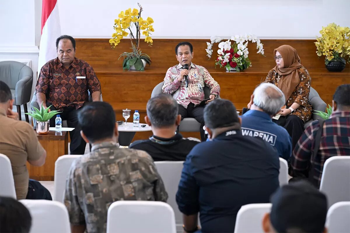 Kepala Badan Pendapatan Daerah Sumut Ardan Noor saat Konferensi Pers terkait Pemutihan dan Diskon Pajak Kendaraan Bermotor Tahun 2025 di Medan, Kamis (2/10/2025). (Istimewa).