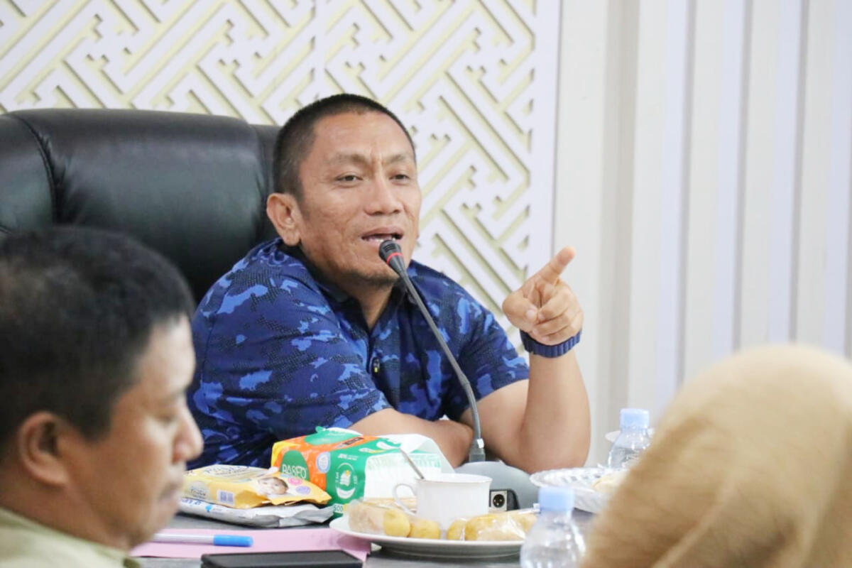 DOKUMEN -- Bupati Luwu Timur, Irwan Bachri Syam memimpin penyusunan dokumen master plan pembangunan RS Malili Tipe B di ruang rapat Bupati Luwu Timur baru-baru ini.
