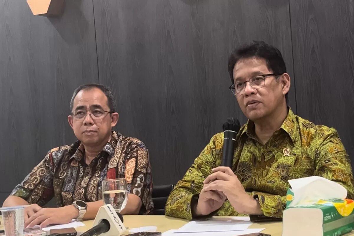 Menteri Keuangan (Menkeu) Purbaya Yudhi Sadewa (kanan). (Nurul Fitriana/JawaPos.com)