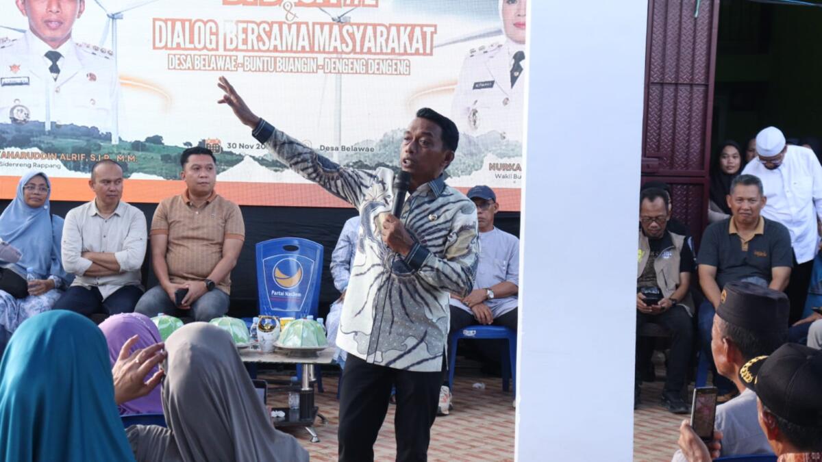 IST
KUNJUNGAN--Bupati Sidrap H Syaharuddin Alrif, melakukan kunjungan kerja ke Kecamatan Pitu Riase, tepatnya di Desa Belawae, Minggu (30/11).
