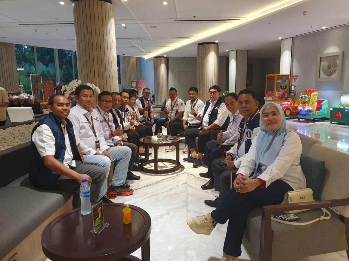 IST
KONSOLIDASI--Ketua DPW Partai Perindo Provinsi Sulawesi Selatan, Abdul Hayat Gani, memimpin rapat konsolidasi bersama 10 anggota DPRD se-Sulsel di sela pelaksanaan Rakernas Perindo di Hotel Discovery, Ancol, Jakarta, belum lama ini.
