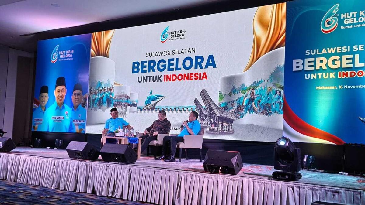 
IST
SERUAN--Ketua Umum DPP Partai Gelora Indonesia Anis Matta menyampaikan seruan penuh energi tentang arah perjuangan partai ketika menghadiri puncak HUT ke-6 di Ballroom Hotel Horison Ultima, Makassar, Sulawesi Selatan, Minggu (16/11) sore.
