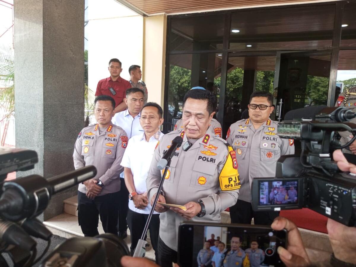 Kapolda Sulsel Irjen Pol Djuhandhani Rahardjo Puro memberi keterangan terkait perkembangan penanganan kasus TPPO lintas provinsi.