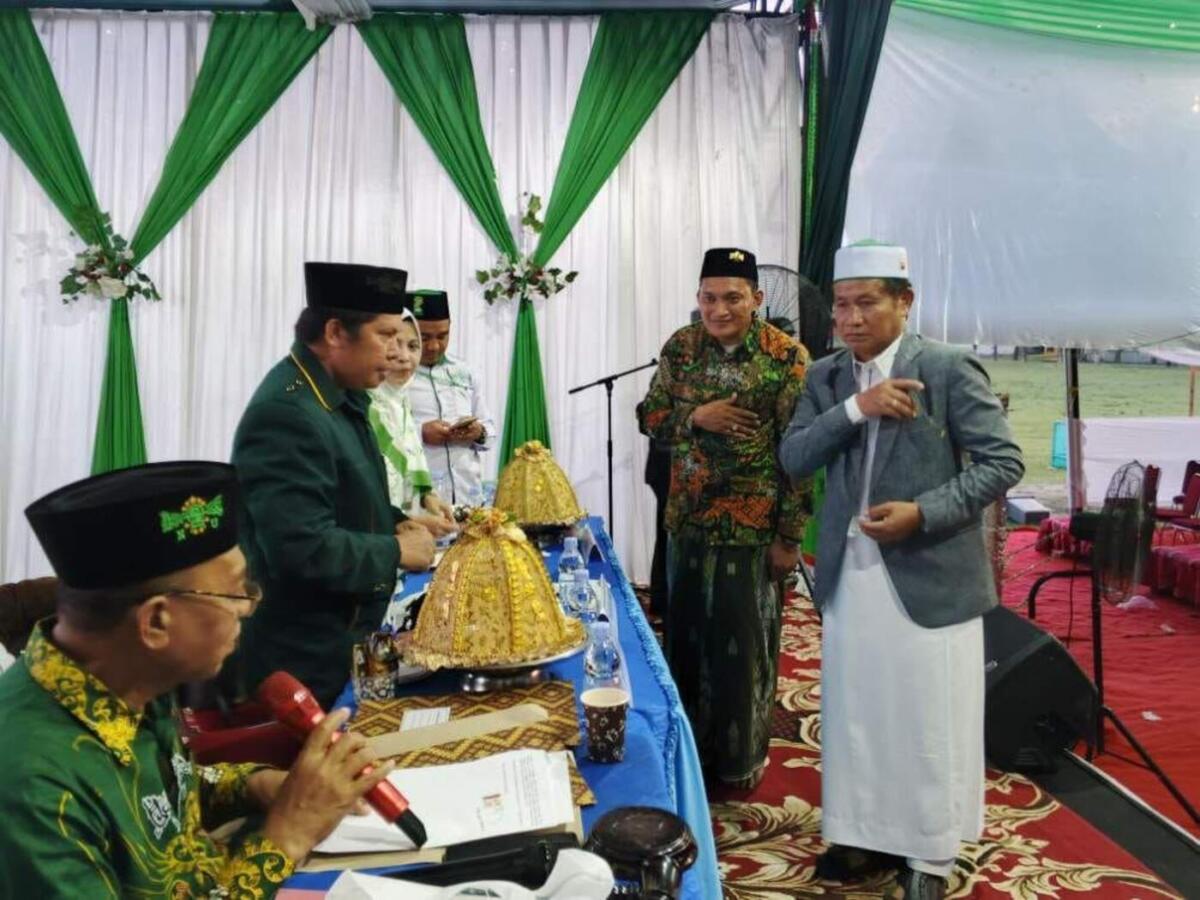 OPPOKI -- Peserta Konfercab ke-V Organisasi Sosial Keagamaan NU Kabupaten Sidrap secara aklamasi kembali menetapkan Muh Yusuf sebagai Ketua Pengurus Cabang (PC) NU Kabupaten Sidrap untuk masa khidmat 2025-2030  di Pondok Pesantren Al-Urwatul Wutsqaa Sidrap,  Sabtu (1/11) 

