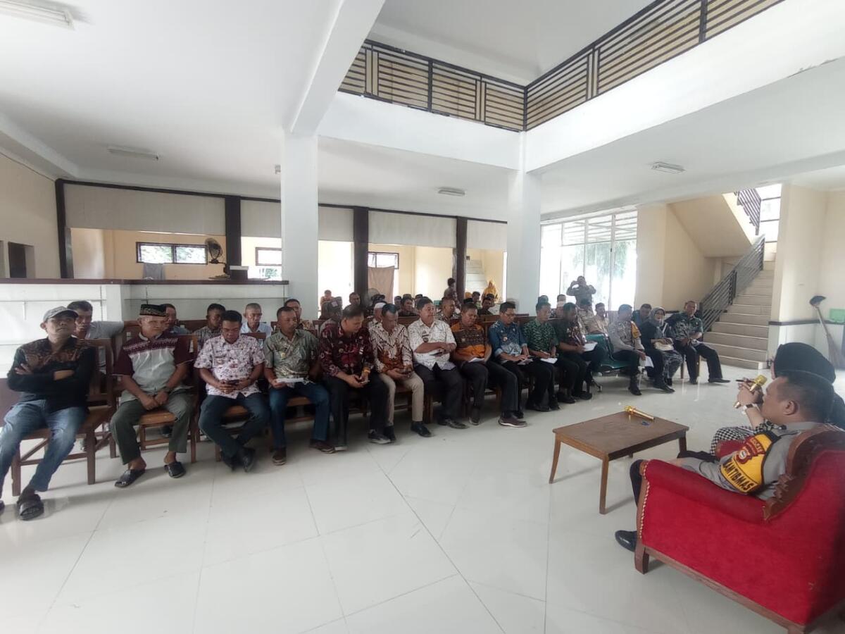 Rapat koordinasi yang dilaksanakan Pemerintah Kecamatan Pattallassang yang membahas agenda peluncuran inovasi Sigap Ajjaga Kampong yang dijadwalkan akhir November, serta pelaksanaan pendataan ulang DTSEN.