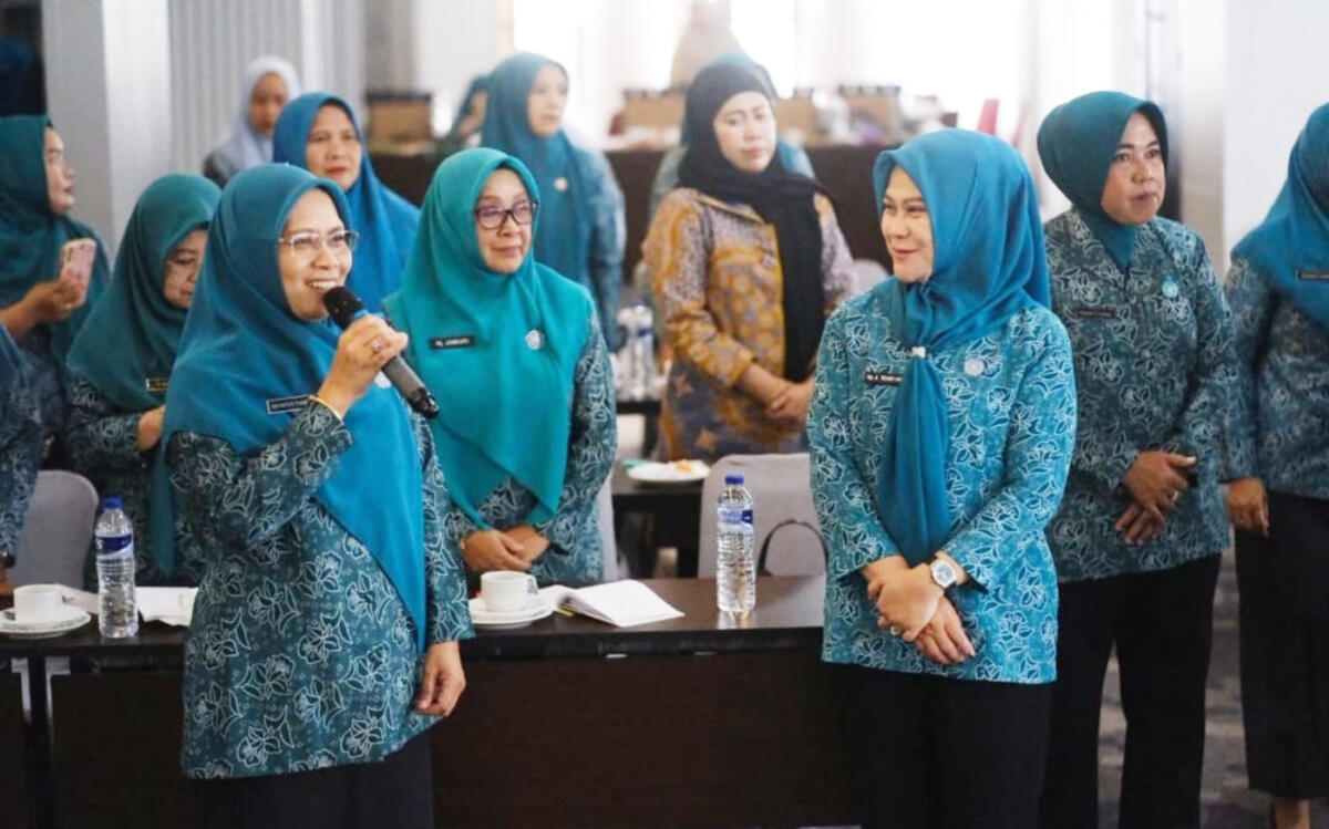 IST
BERINTERAKSI -- Para kader PKK berinteraksi positif dalam pelatihan peningkatan kapasitas kader PKK. 
