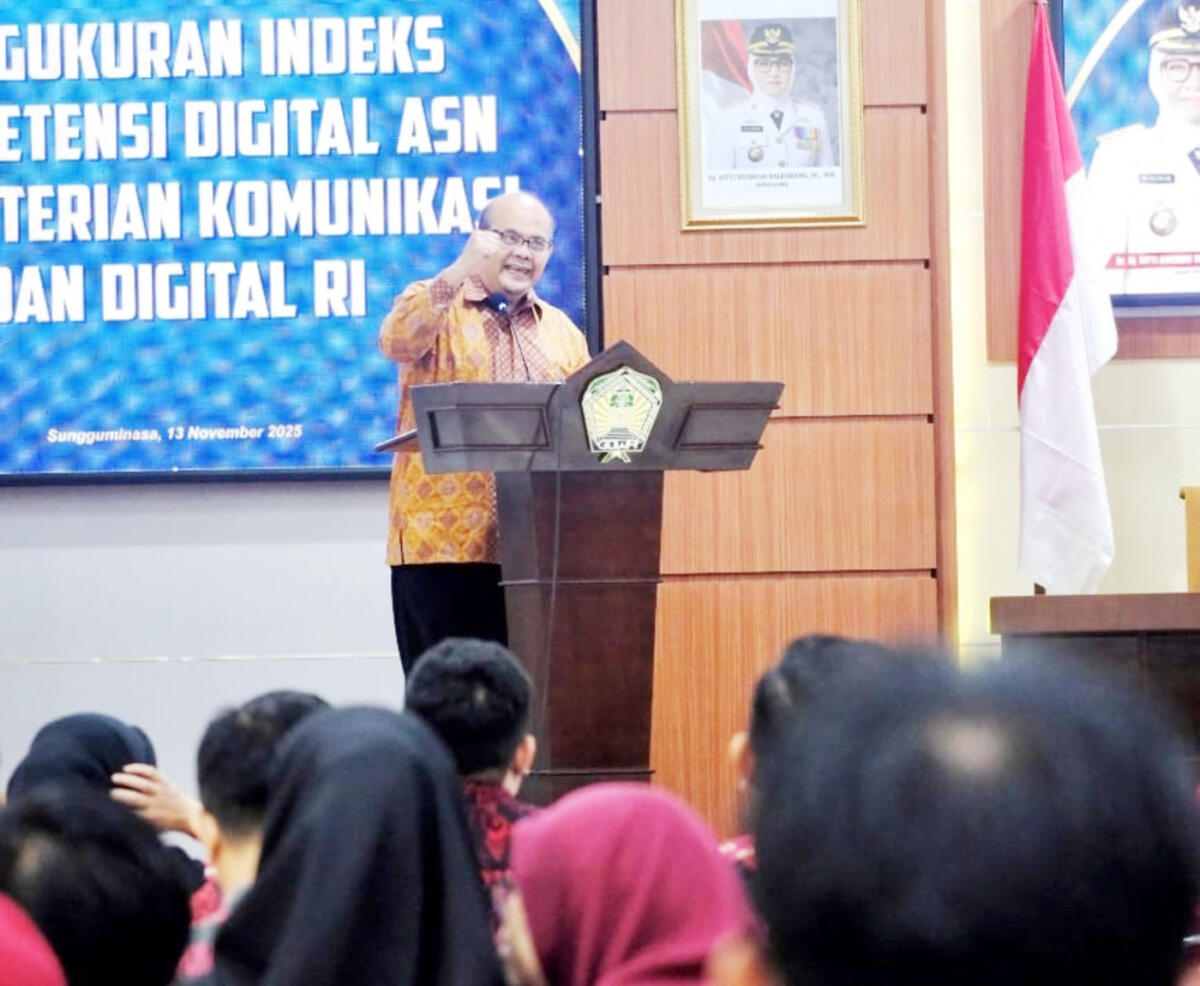 IST
INDEKS -- Kepala Pusat Ekosistem Digital dan SDM Komdigi, Nusirwan, saat memberikan penjelasan terkait kegiatan Pengukuran Indeks Kompetensi Digital ASN dihadapan para peserta di Pemkab Gowa. 