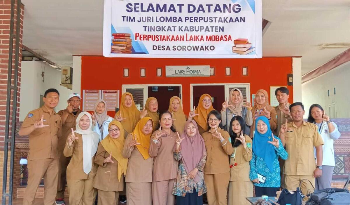 LOMBA -- Panitia lomba foto bersama setelah penilaian Lomba Perpustakaan Desa/Kelurahan Tingkat Kabupaten Luwu Timur di 11 kecamatan yang dimulai pada 11 November 2025 resmi berakhir, Selasa (18/11).