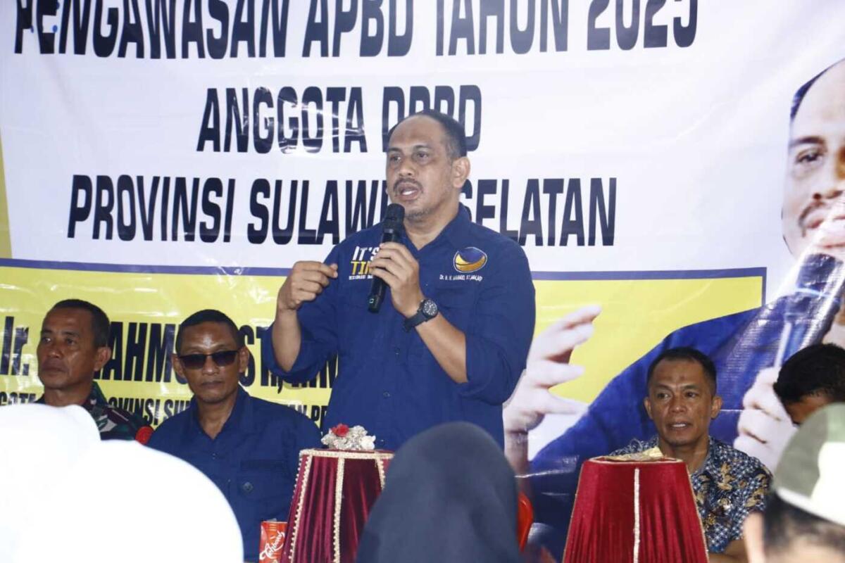 IST
PENGAWASAN--Anggota DPRD Provinsi Sulawesi Selatan Dr H Mahmud La Kaiya ketika melakukan pengawasan pelaksanaan APBD baru-baru ini
