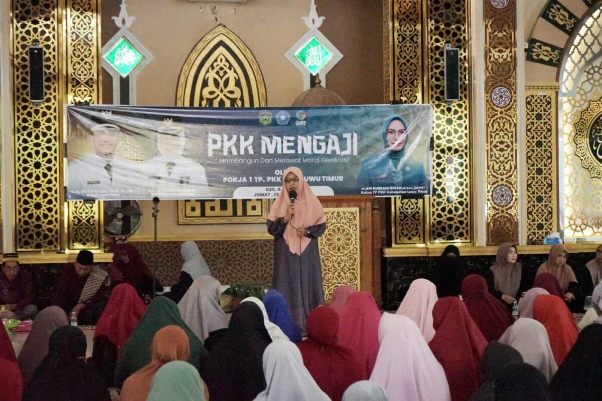 MORAL BANGSA -- Pokja I Tim Penggerak PKK Kabupaten Luwu Timur menggelar kegiatan PKK Mengaji di Masjid Jami Darussalam, Kecamatan Kalaena baru-baru ini.   
