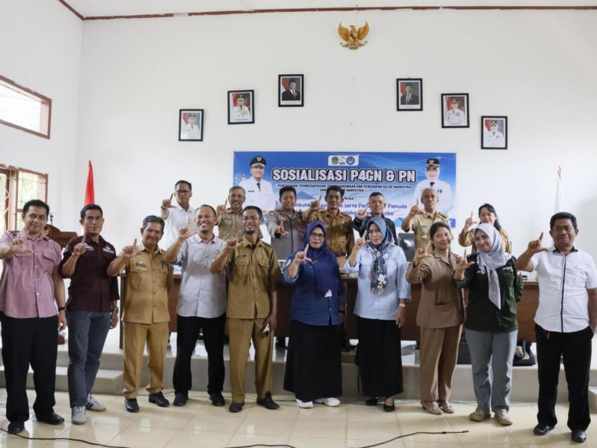 SOSIALISASI -- Badan Kesbangpol Kabupaten Luwu Timur menggelar sosialisasi Pencegahan, Pemberantasan, Penyalahgunaan dan Peredaran Gelap Narkotika serta Prekursor Narkotika (P4GN dan PN) dengan tema “Menumbuhkan Kesadaran serta Peran Aktif Pemuda dalam Mencegah Penyalahgunaan Narkoba”, di Aula Kesbangpol baru-baru ini. 
