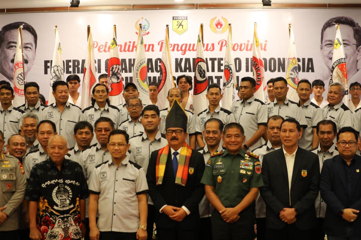 Hadi Tjahjanto Lantik Pengurus Forki Sulsel Periode 2025-2029, Amir Uskara Siap Tingkatkan Prestasi