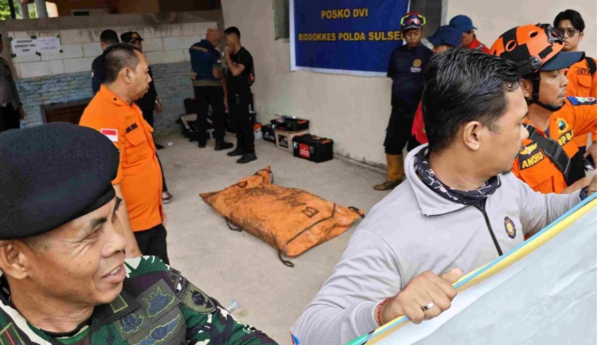 Evakuasi Dua Jenazah, Tim SAR Buru Golden Time Temukan Korban yang Masih Hidup