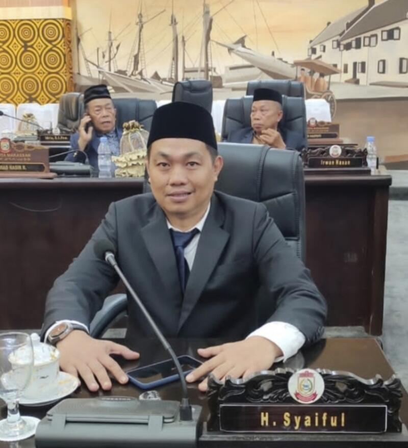 IST
KETERANGAN--Juru bicara Fraksi Nasdem DPRD Kota Makassar, H Syaiful memberikan keterangan 
