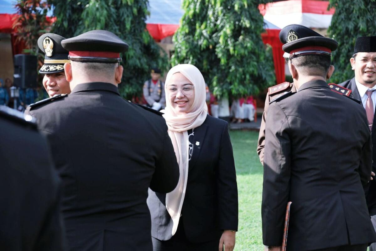 IST
MENGHADIRI--Ketua DPRD Bulukumba Umy Asyiatun Khadijah menghadiri salah satu agenda di Polres Bulukumba beberapa waktu lalu.
