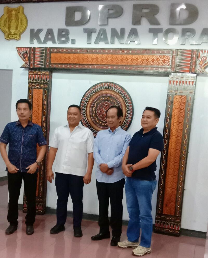 Ketua Fraksi PDIP Kota Palu Kunker Ke DPRD Tana Toraja