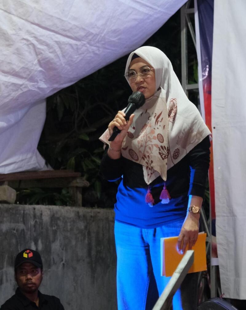 BKM/IST
BERSAMA--Bupati Gowa Husniah Talenrang bersama warga Perumahan Gowa Lestari. 
