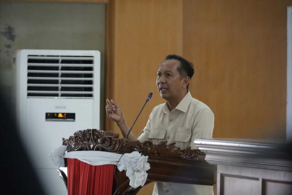 IST
AGENDA--Wakil Ketua DPRD Bulukumba Syahruni Haris dalam sebuah agenda di Ruang Pola Kantor Bupati Bulukumba beberapa waktu lalu.
