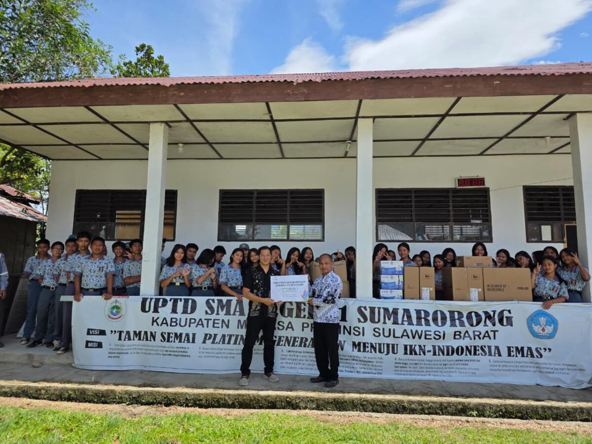 PLN Nusantara Power UP Bakaru Salurkan Bantuan TJSL Sarana Pendidikan untuk Sekolah di Sumarorong