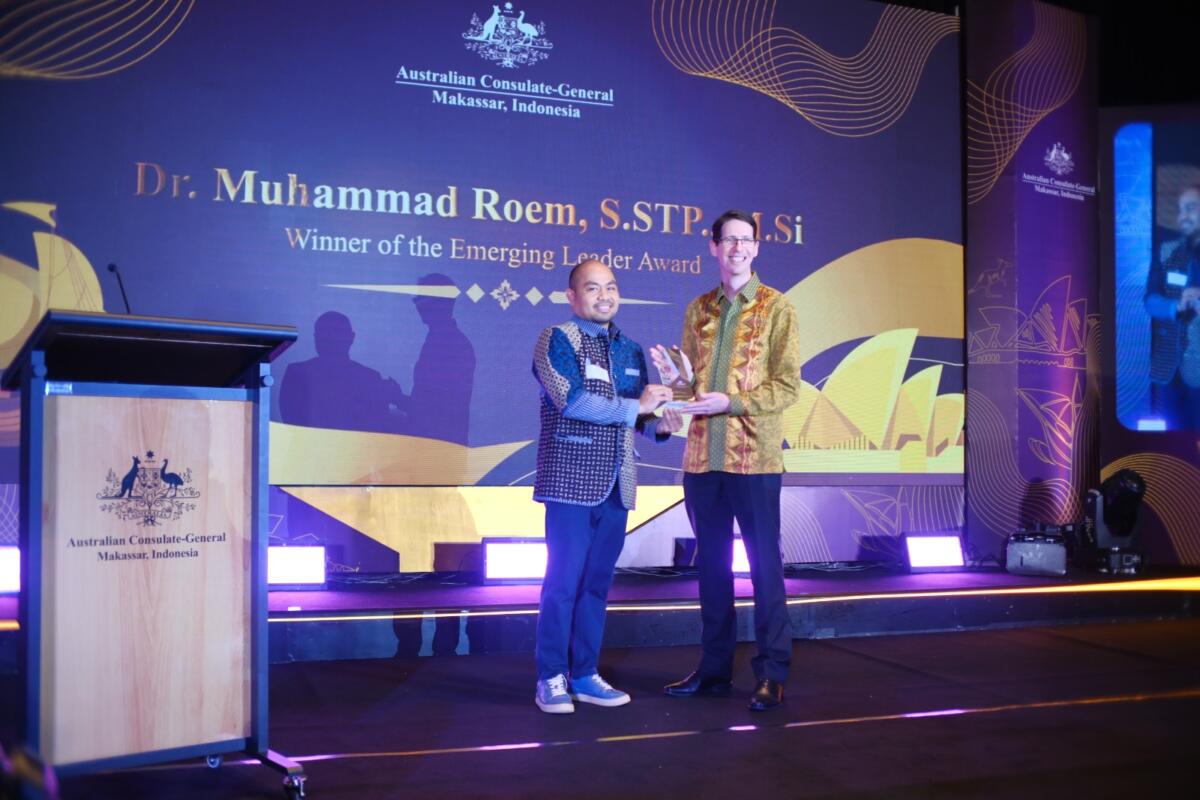 Kadis Diskominfo Makassar Muh Roem Raih Winner of The Emerging Leader Award dari Konjen Australia