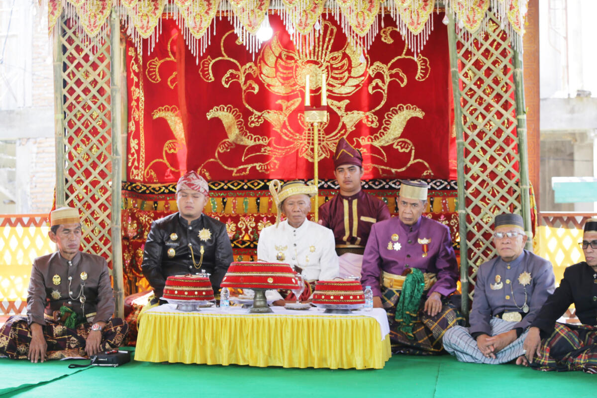 Antara Mappesabbi dan Tudang Ade