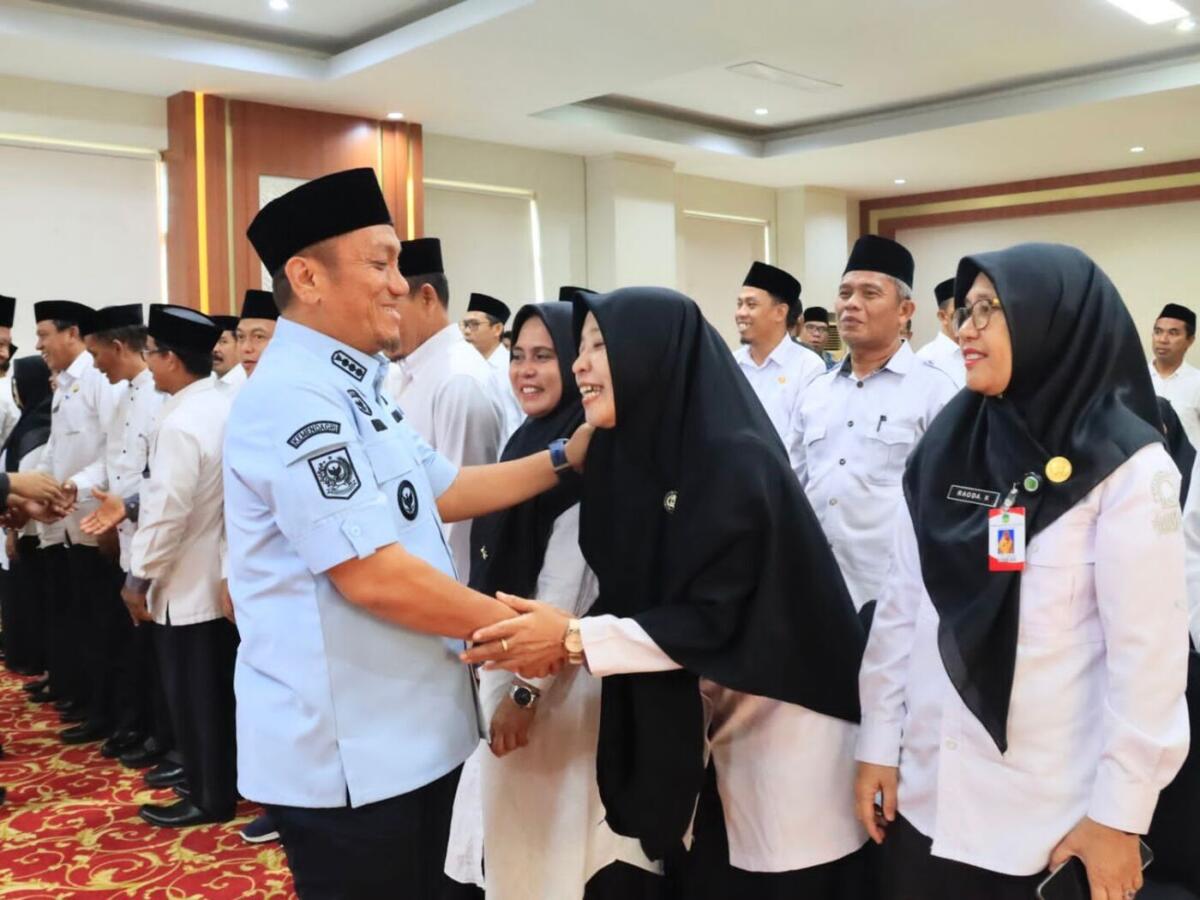 Irwan Kukuhkan Pengurus LPTQ Lutim