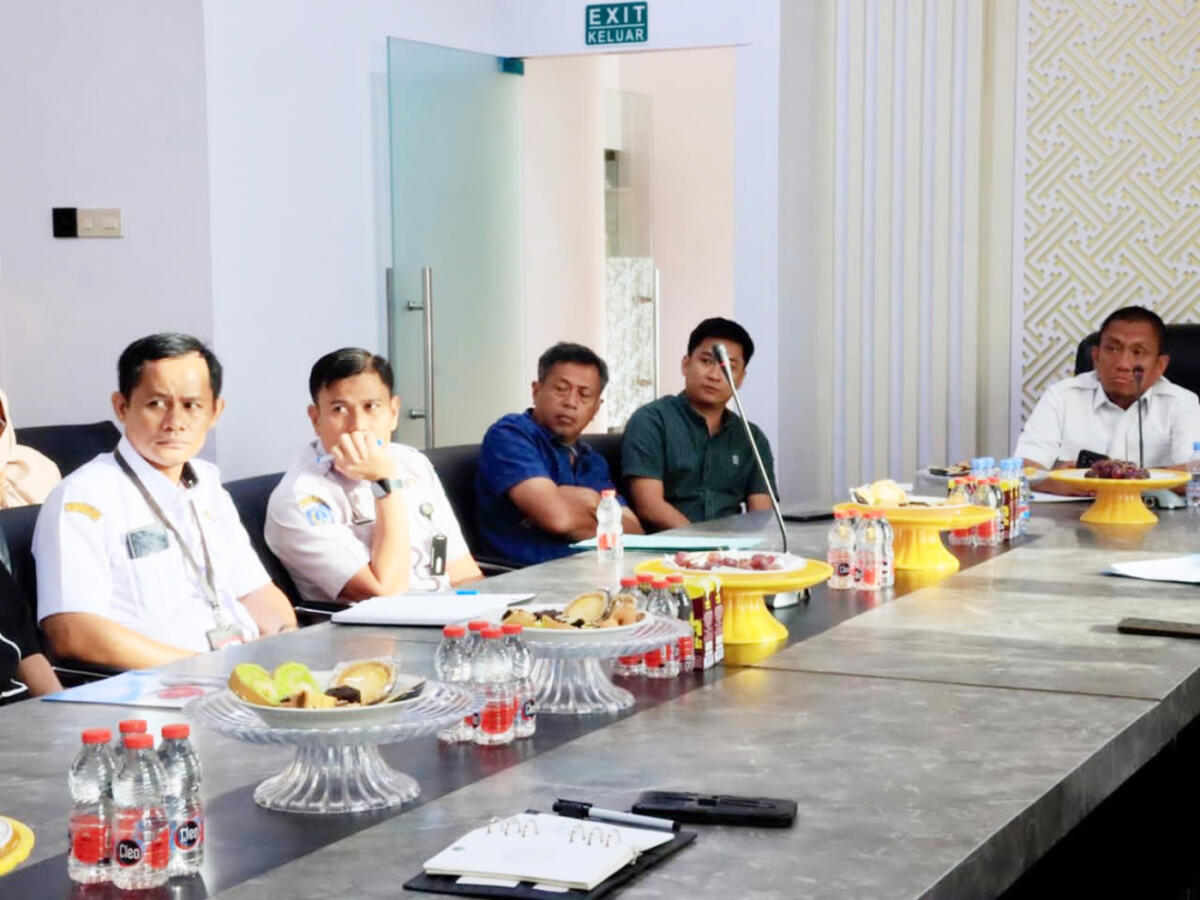 Bupati Lutim Bahas Program Pandu Juara untuk Kembangkan Budidaya Bandeng