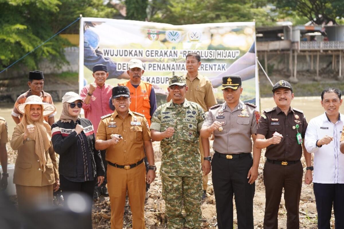 Bupati Wajo Pimpin Penanaman Pohon di Padduppa