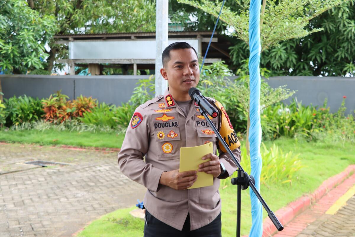 Diresmikan Presiden Secara Serentak, SPPG Polres Maros Libatkan Tim Medis Periksa Menu
