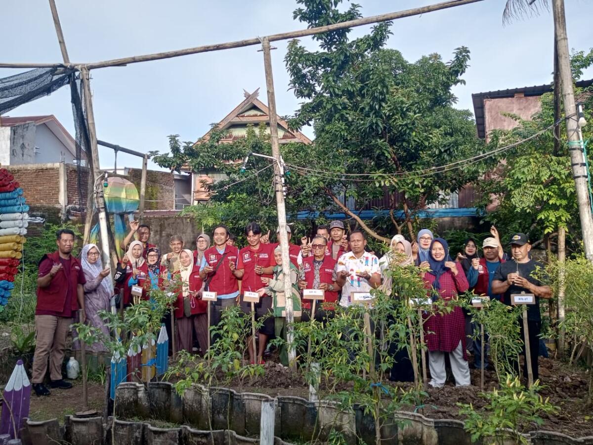 Tanam 100 Bibit Cabai, KWT Mekar Gaungkan Urban Farming di Tidung Mariolo