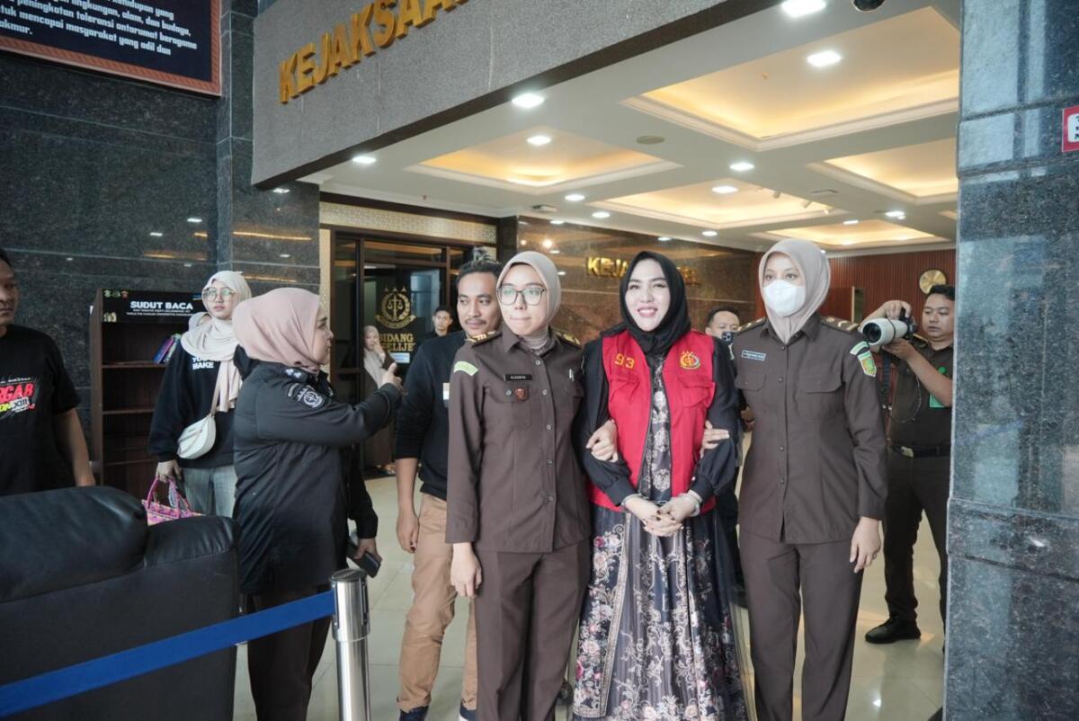 Bos Skincare Mira Hayati Dieksekusi Kejati Sulsel Terkait Kosmetik Bermerkuri, Dihukum Dua Tahun Penjara