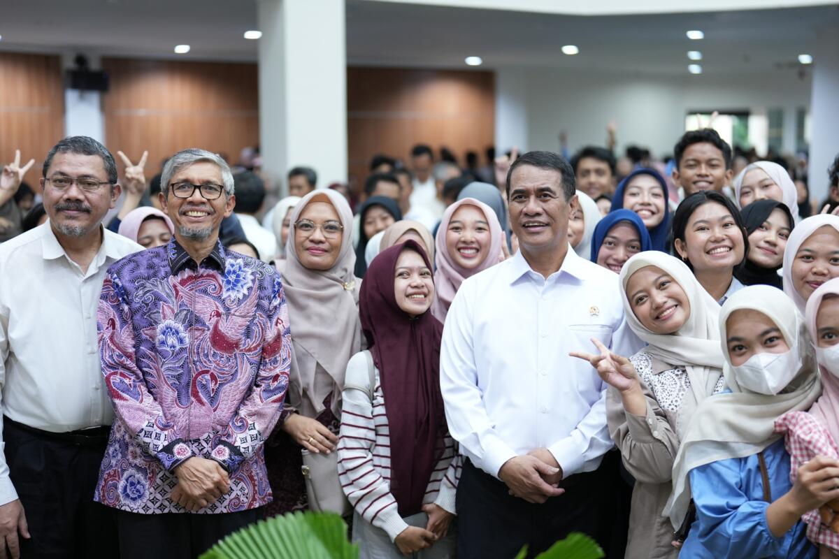 Mentan di Unhas: Kumpulan Kebijakan Mengubah Wajah Pertanian Indonesia dalam Waktu Singkat