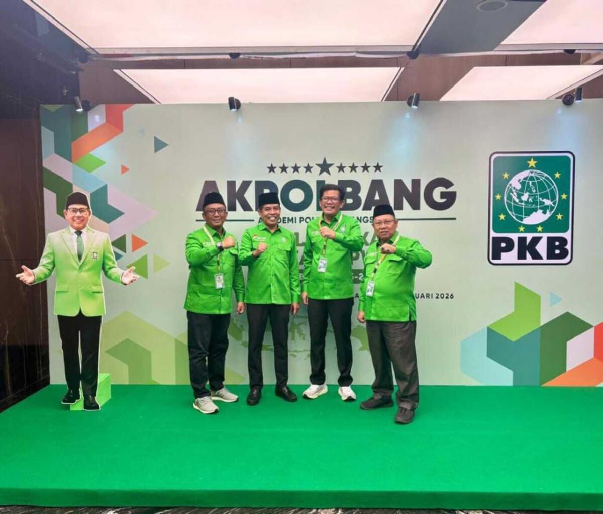 Azhar Arsyad dan Anwar Sadat Dilantik Bersamaan