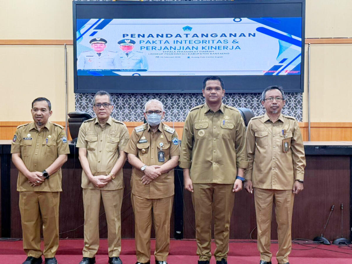 Bupati Bantaeng Pimpin Penandatanganan Pakta Integritas