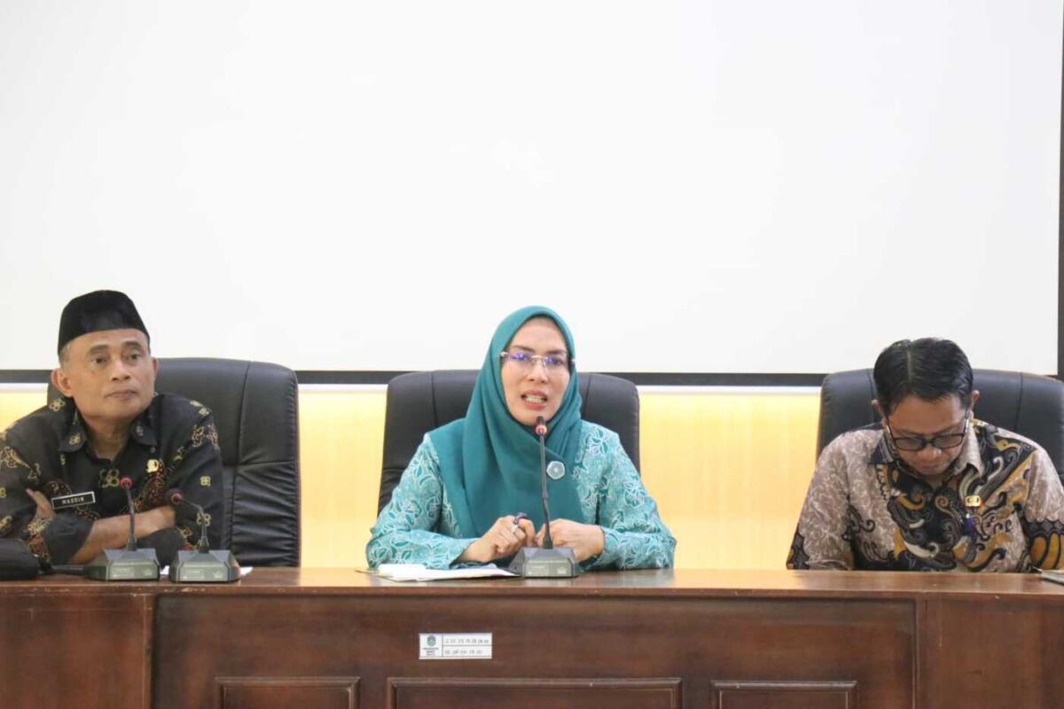 Sekkab Pimpin Rapat Gugus Tugas Menuju KLA