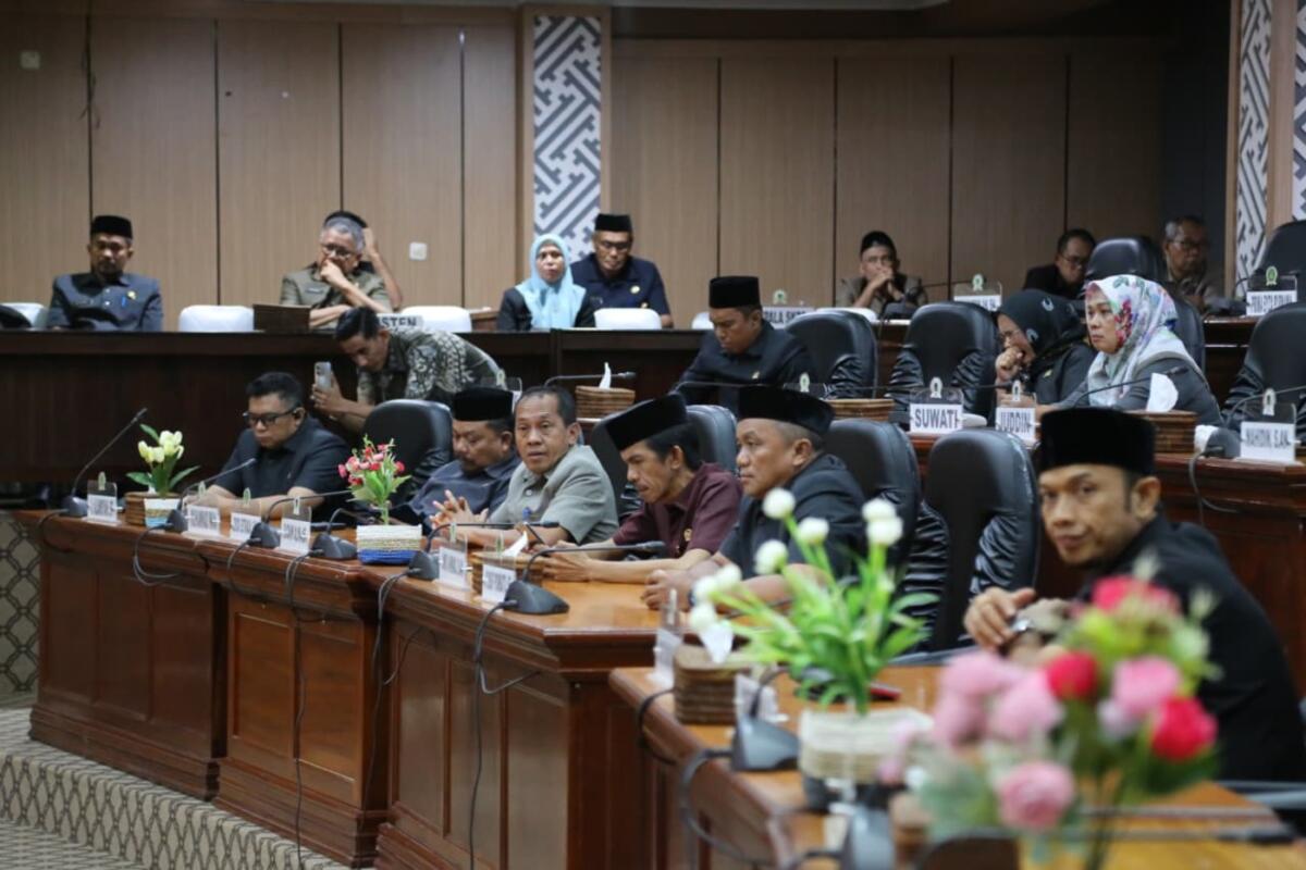 Wabup Puspa Jawab Pandangan Umum Fraksi