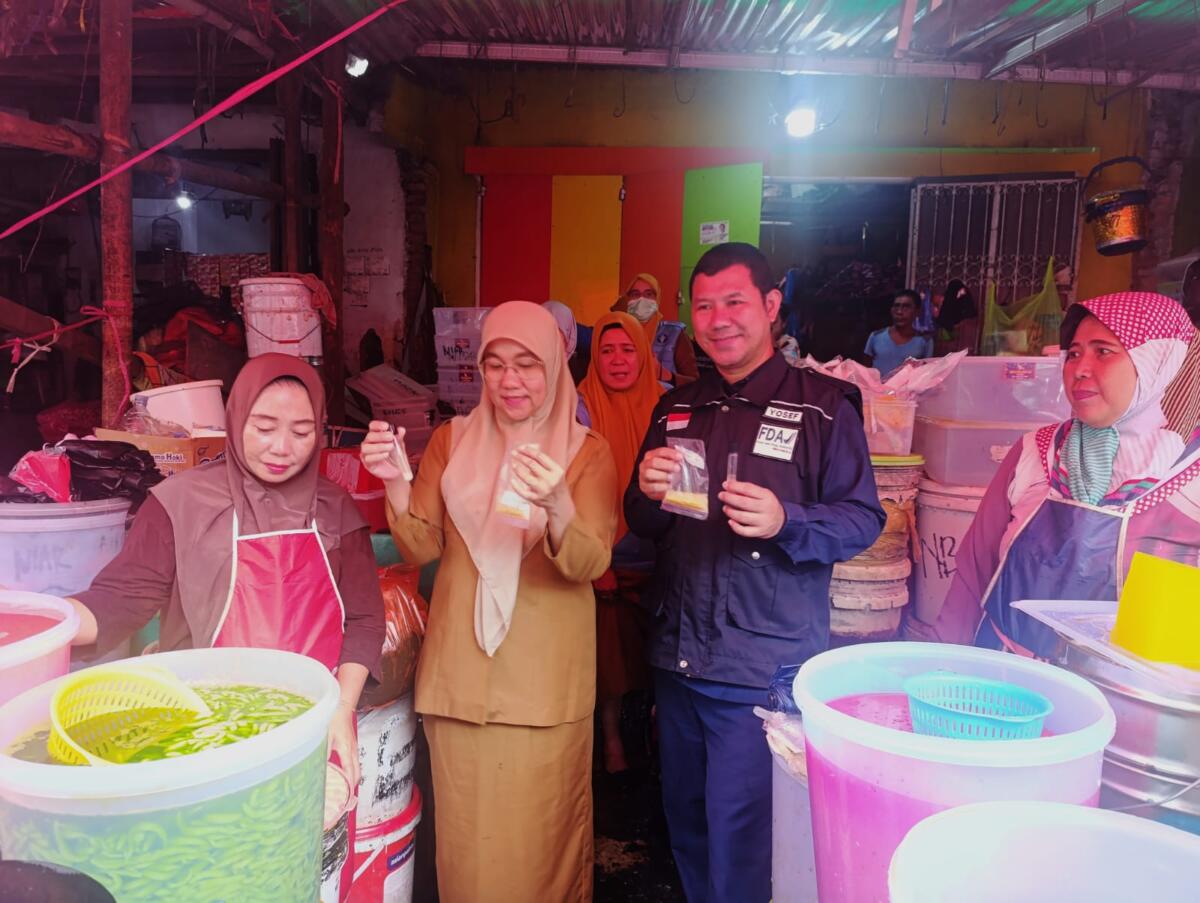 Dinkes Maros Periksa 43 Sampel Makanan