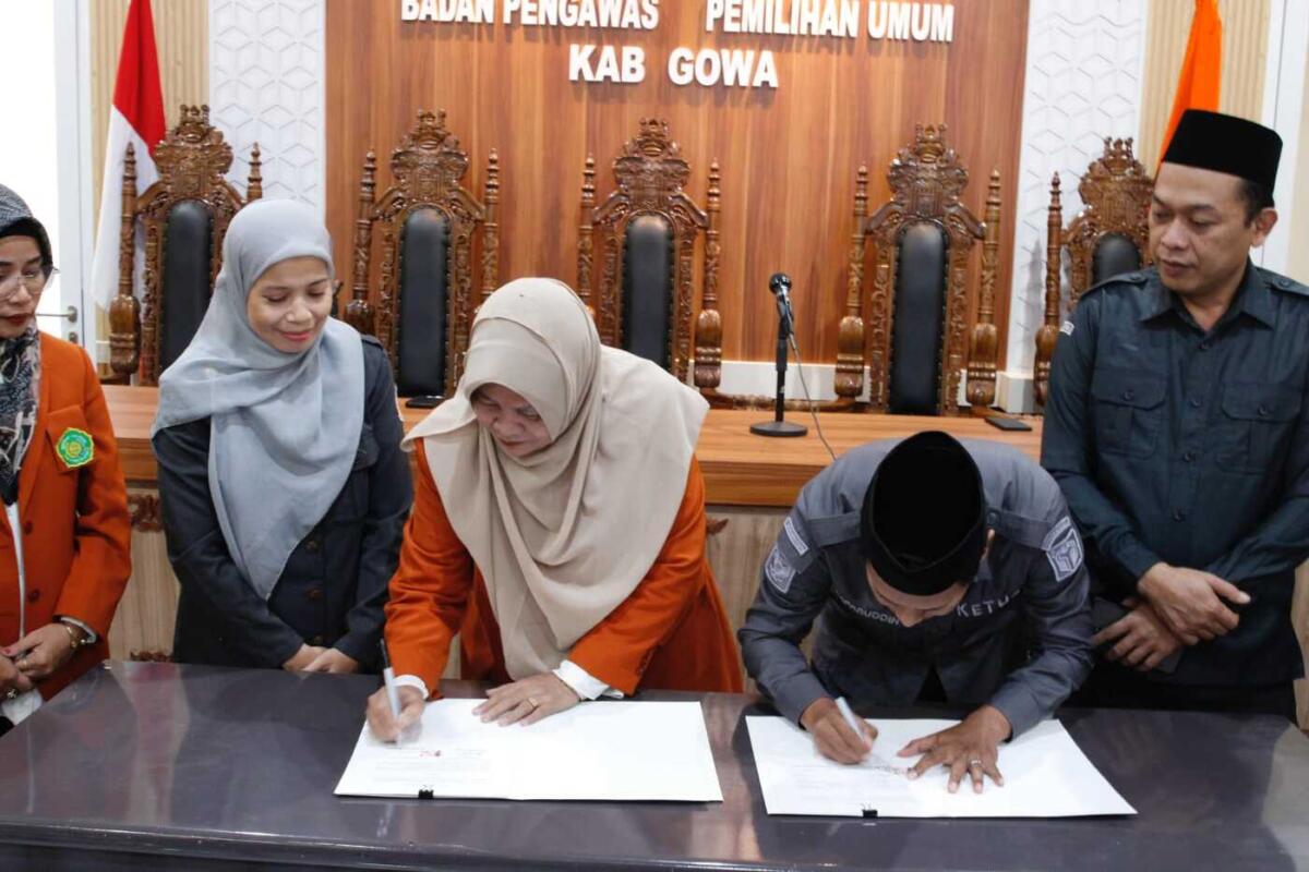 Bawaslu dan Institut Aisyiyah Sulsel Teken MoU Pengawasan